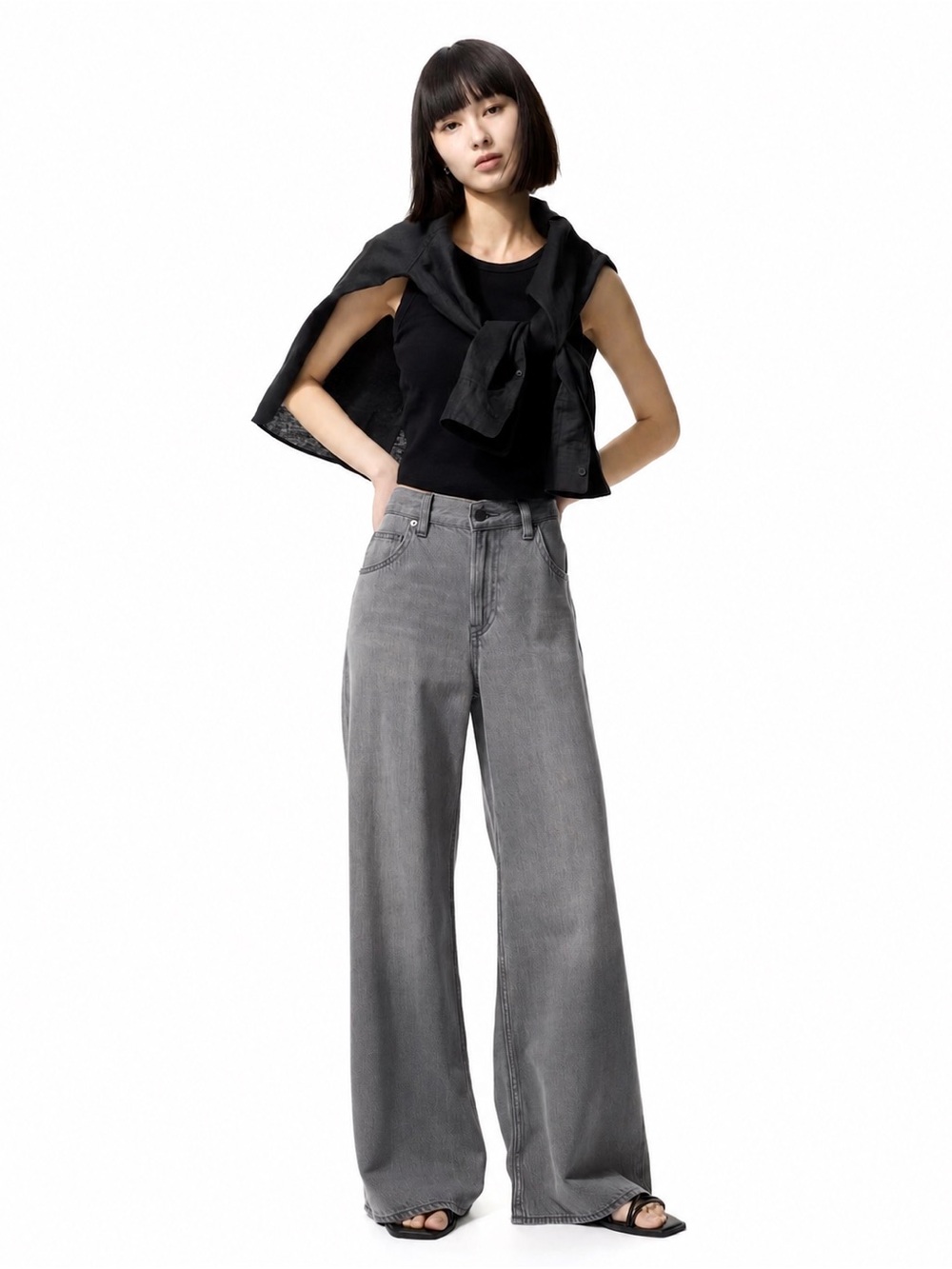 NWT Uniqlo Drape Wide Flared Jeans Gray 28 Wide Leg
